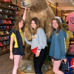 Meet your Posher, Ella